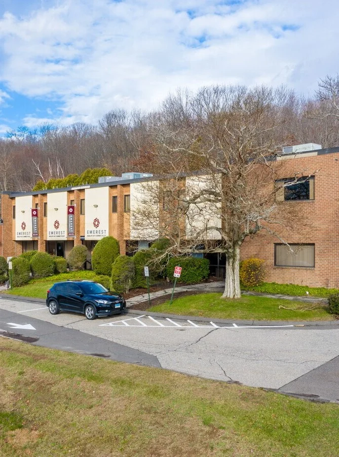 92 Brookside Offices Commercial Building